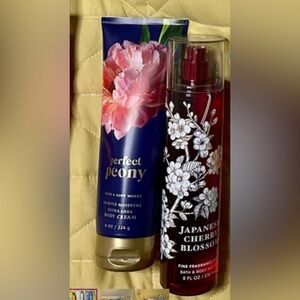 Bath and Body Works 2pc set- perfect
Peony/Japanese cherry blossom